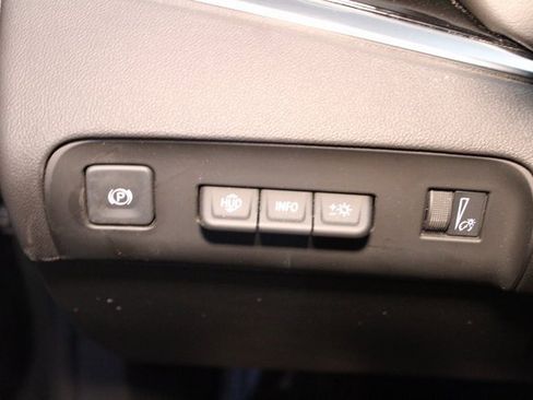 Used 2022 Buick Enclave Avenir image 15