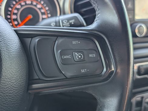 Used 2018 Jeep Wrangler Unlimited Sport S AWD/4WD image 24