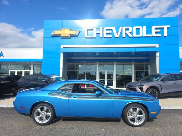 Used 2009 Dodge Challenger R/T RWD image 2