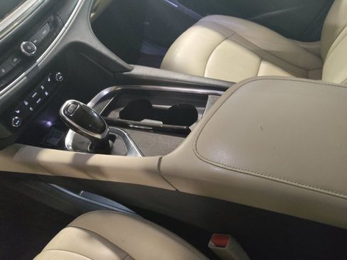 Used 2021 Buick Enclave Essence w/ Sport Touring Edition FWD image 26