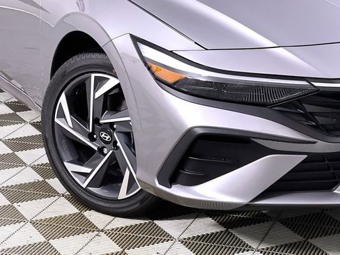 New 2025 Hyundai Elantra SEL image 11