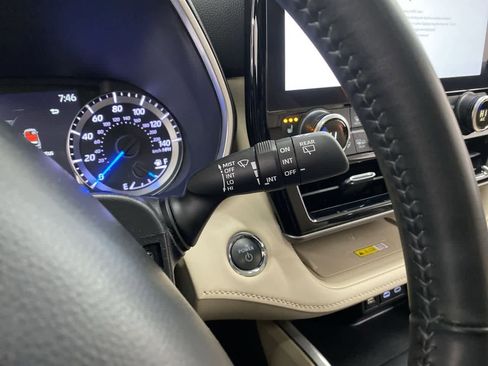 Used 2023 Toyota Highlander XLE image 23