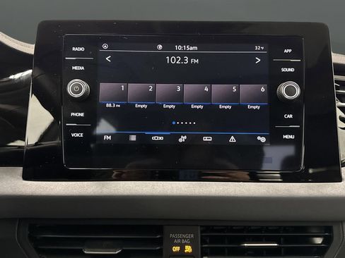 Used 2025 Volkswagen Jetta SE w/ Sunroof Package image 18