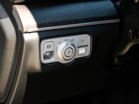 Used 2023 Mercedes-Benz GLE 350 w/ Premium Package image 40