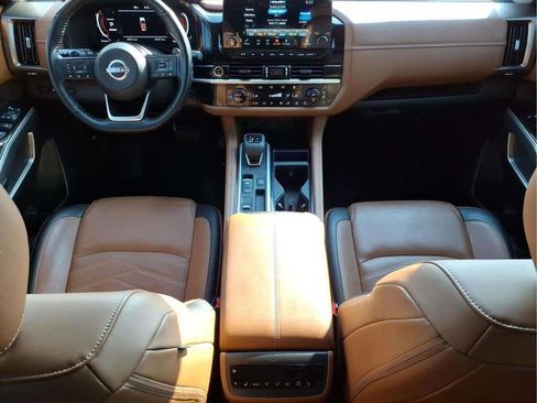 Used 2023 Nissan Pathfinder Platinum w/ Cargo Package image 10