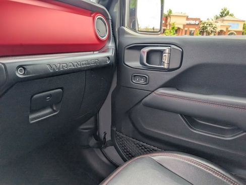 Used 2021 Jeep Wrangler Unlimited Rubicon AWD/4WD image 30