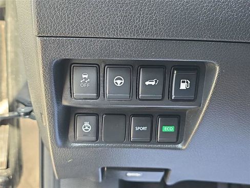 Used 2019 Nissan Rogue SL image 26