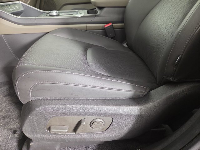 Certified 2026 Kia Carnival LXS FWD image 29