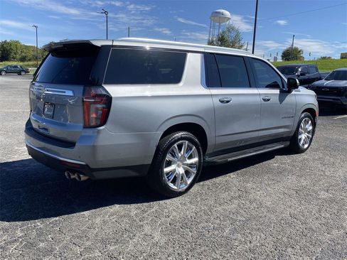 Used 2024 Chevrolet Suburban High Country w/ Advanced Technology Package image 7