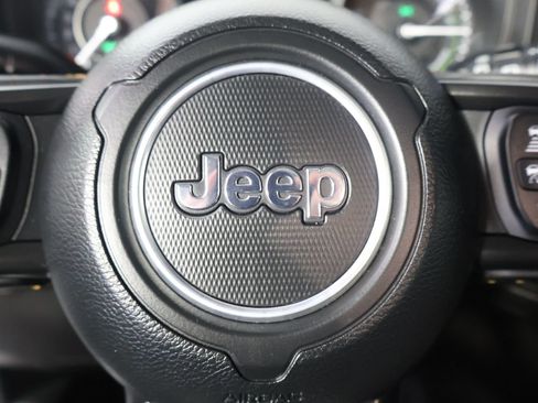Used 2024 Jeep Wrangler Unlimited AWD/4WD image 27