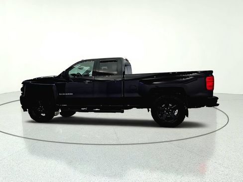 Used 2018 Chevrolet Silverado 1500 Custom w/ Custom Convenience Package AWD/4WD image 7