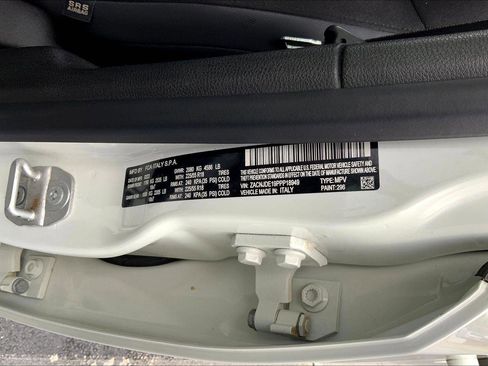 Used 2023 Jeep Renegade Altitude image 31