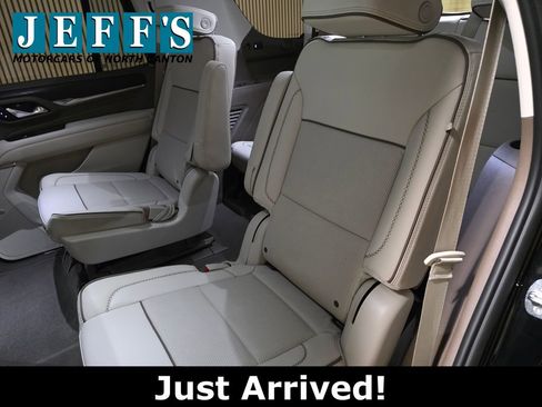 Used 2023 GMC Yukon Denali w/ Denali Reserve Package image 17