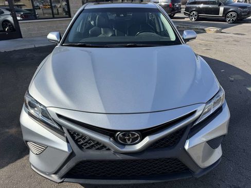 Used 2019 Toyota Camry SE image 2