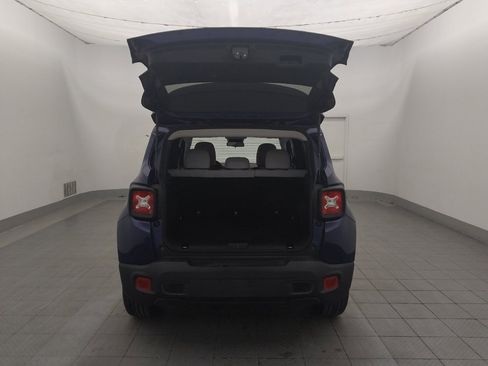 Used 2020 Jeep Renegade Latitude w/ Safety & Security Group II FWD image 29