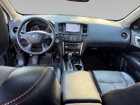 Used 2020 Nissan Pathfinder SL image 11