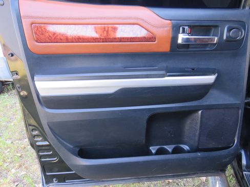 Used 2014 Toyota Tundra Platinum image 19