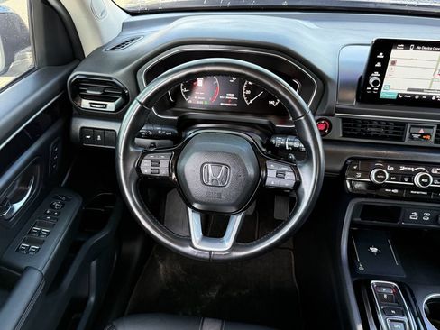 Used 2024 Honda Pilot Touring image 13