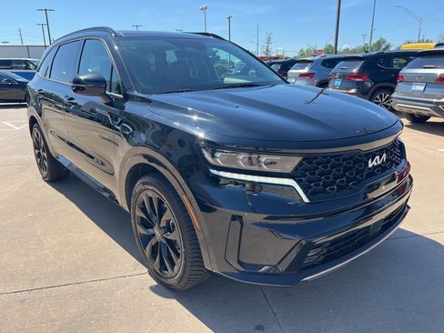Used 2022 Kia Sorento SX image 3