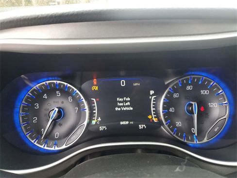 Used 2021 Chrysler Pacifica Touring w/ Uconnect Theater Family Group image 25