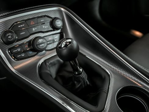 Used 2016 Dodge Challenger SRT Hellcat image 32