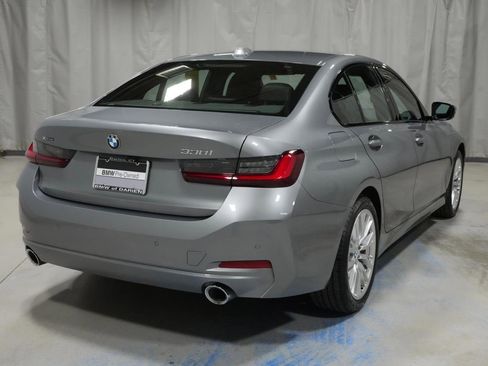 Used 2023 BMW 330i xDrive Sedan w/ Premium Package image 13