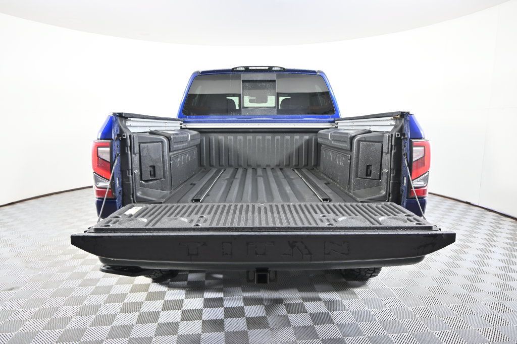 Used 2020 Nissan Titan PRO-4X w/ Pro-4x Convenience Package AWD/4WD image 6