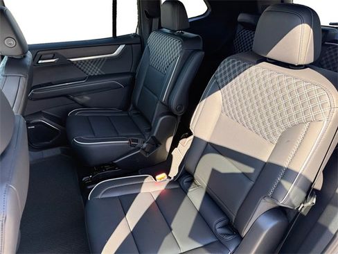 New 2026 GMC Acadia Denali w/ Super Cruise Package image 13