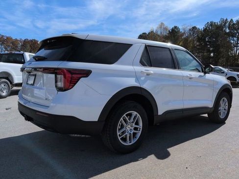 New 2026 Ford Explorer Active image 4