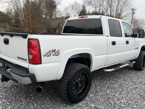 Used 2005 Chevrolet Silverado 2500 LT w/ Heavy-Duty Power Package image 7
