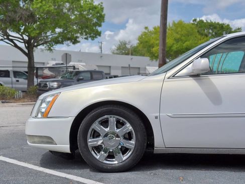 Used 2006 Cadillac DTS Performance image 5