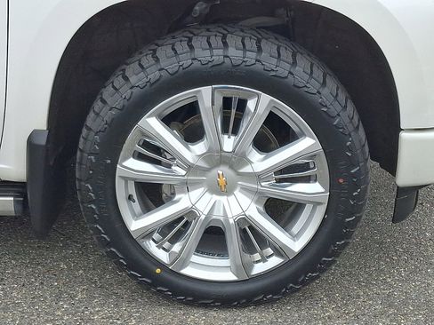 Used 2023 Chevrolet Silverado 1500 High Country image 8