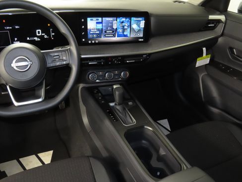 New 2026 Nissan Kicks S image 8