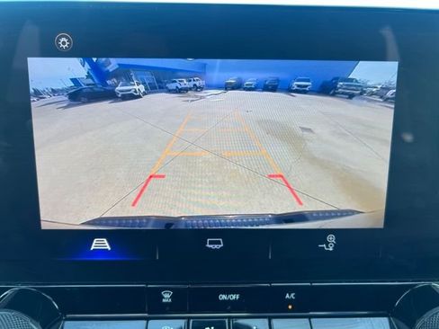 Used 2023 Chevrolet Colorado LT image 21