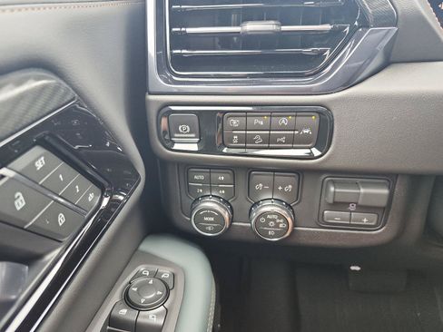 New 2026 GMC Yukon AT4 w/ AT4 Premium Plus Package AWD/4WD image 19