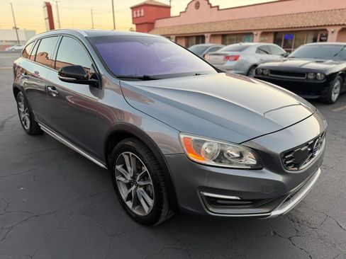 Used 2016 Volvo V60 T5 Cross Country w/ Convenience Package image 4