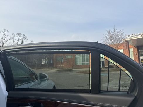 Used 2018 Genesis G90 3.3T Premium image 34