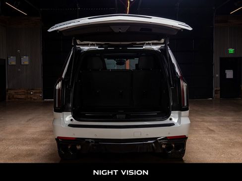 Used 2025 Cadillac Escalade V w/ LPO, ONYX Package image 8