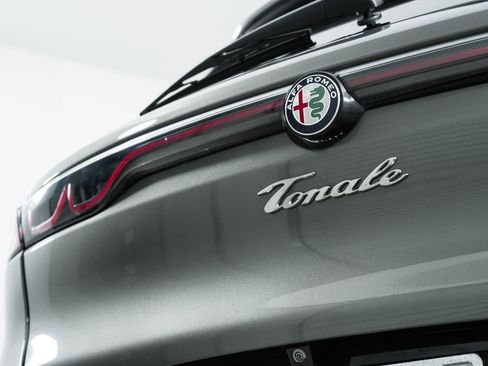 New 2024 Alfa Romeo Tonale Veloce w/ Active Assist Package AWD/4WD image 16