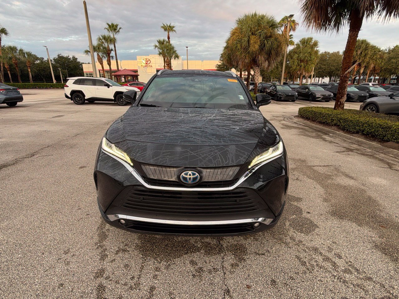 Used 2024 Toyota Venza XLE AWD/4WD image 5