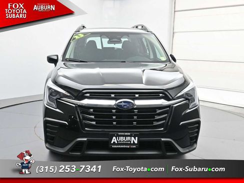 Used 2023 Subaru Ascent 8-Passenger AWD/4WD image 3