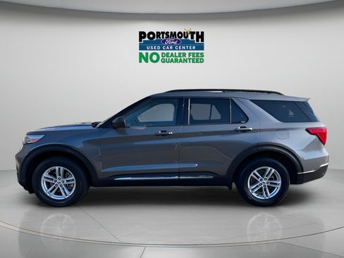 Used 2022 Ford Explorer XLT w/ Equipment Group 202A AWD/4WD image 2