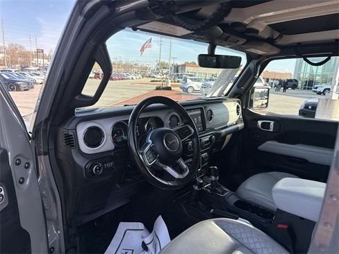 Used 2022 Jeep Gladiator Overland image 13