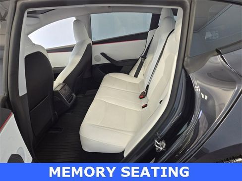 Used 2025 Tesla Model 3 Long Range image 8