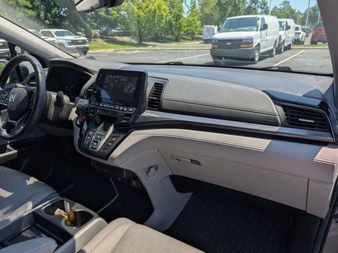 Used 2024 Honda Odyssey Elite image 12