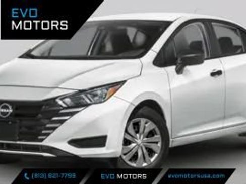 Used 2025 Nissan Versa SV FWD image 1