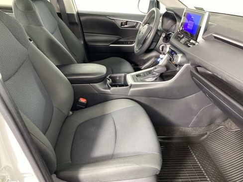 Used 2023 Toyota RAV4 LE AWD/4WD image 11