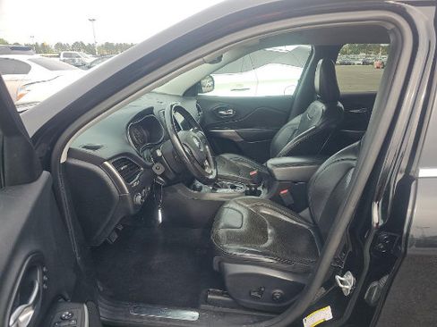 Used 2019 Jeep Cherokee Limited AWD/4WD image 4