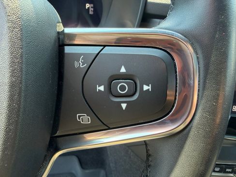 Used 2023 Volvo C40 Recharge Core w/ Climate Package AWD/4WD image 16
