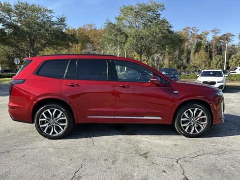 Used 2024 Cadillac XT6 Sport w/ Technology Package image 2